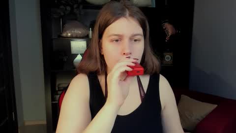 fiora online show from February 22, 5:30 am