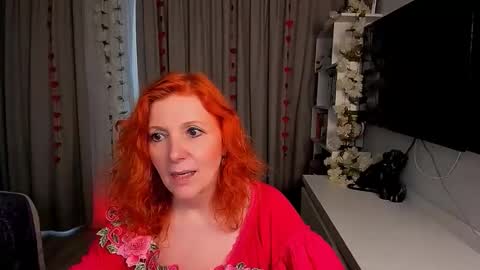 Snapshot of fire_foxone chatting on October 28, 11:47 am FireFox online show from October 28, 11:47 am