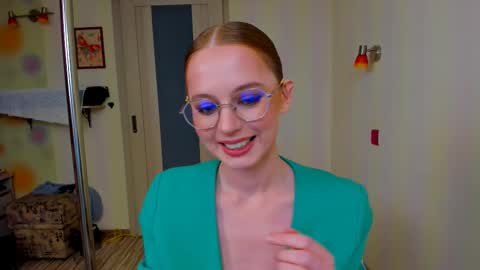 Snapshot of fire_luna chatting on October 21, 1:12 pm fire_luna online show from October 21, 1:12 pm