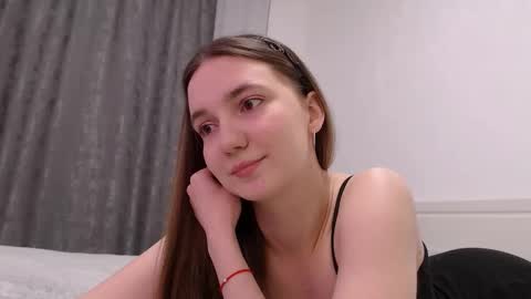 Snapshot of fireflies_fly_ chatting on January 6, 6:33 pm fireflies_fly_ online show from January 6, 6:33 pm