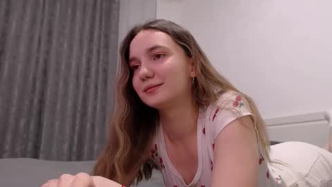 Snapshot of fireflies_fly_ chatting on January 12, 6:46 pm fireflies_fly_ online show from January 12, 6:46 pm