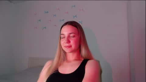 fireflies_fly_ online show from July 7, 8:02 pm