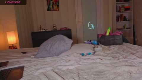 Alice online show from October 4, 7:50 am