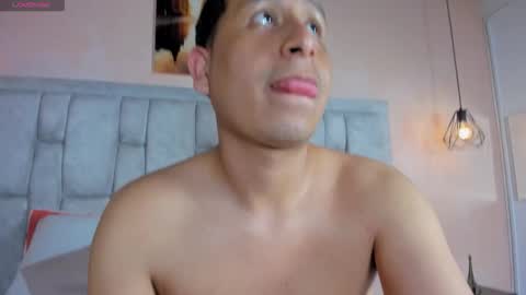 Snapshot of fireonmyloins chatting on February 17, 7:20 pm Duvan Jones online show from February 17, 7:20 pm