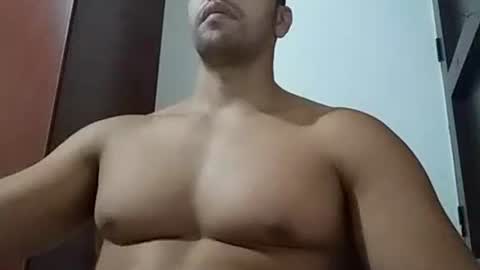 Snapshot of fitchestabs_69 chatting on November 17, 3:40 pm fitchestabs_69 online show from November 17, 3:40 pm