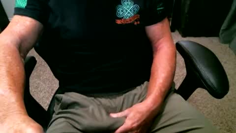 fitguy40 online show from April 3, 9:13 pm