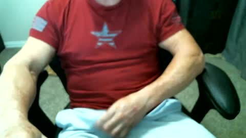 fitguy40 online show from June 17, 9:16 pm
