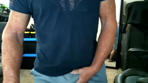fitguy40 online show from August 6, 9:39 pm