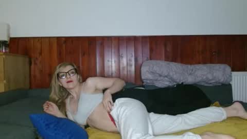 Snapshot of fitsexyes chatting on November 3, 3:08 am fitsexyes online show from November 3, 3:08 am