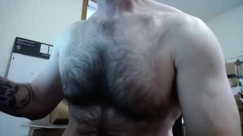 Snapshot of fitshow75 chatting on November 2, 12:40 pm Links in Bio below online show from November 2, 12:40 pm