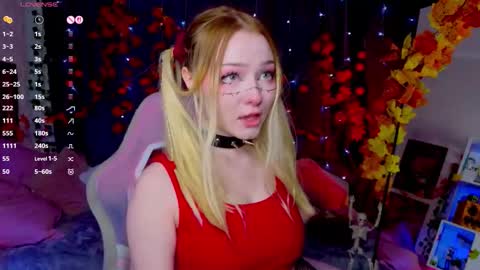 Snapshot of flaircorell chatting on October 19, 4:02 am Sophie online show from October 19, 4:02 am