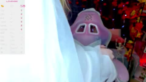 Sophie online show from October 28, 4:05 am