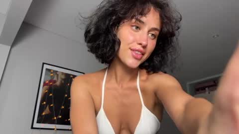 Snapshot of flaming_hotty chatting on November 9, 5:06 am Eva online show from November 9, 5:06 am