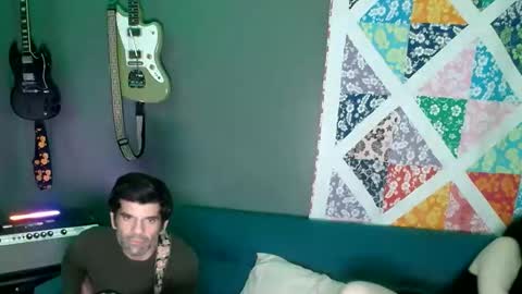 Flannel Dong online show from November 22, 6:12 am