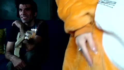 Flannel Dong online show from November 30, 2:59 am