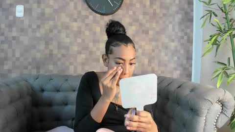 Flavia online show from October 30, 7:25 pm