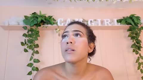 Snapshot of flavia_cruz chatting on June 15, 12:07 pm Flavia online show from June 15, 12:07 pm