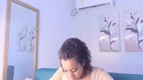 Snapshot of flavia_cruz chatting on June 16, 11:57 am Flavia online show from June 16, 11:57 am