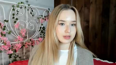 Amina online show from November 18, 3:16 pm