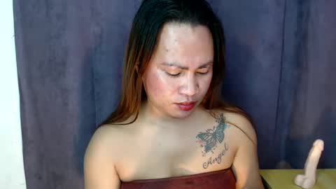 Angel online show from November 19, 6:52 pm