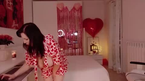 Snapshot of flirtyfoxxx chatting on February 13, 9:05 am Lana Dina online show from February 13, 9:05 am