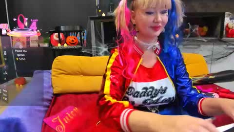 Snapshot of flirtymary chatting on October 20, 11:05 pm Mary online show from October 20, 11:05 pm