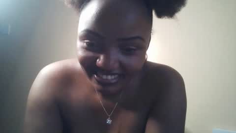 Snapshot of flirtymimie chatting on May 16, 10:36 am flirtymimie online show from May 16, 10:36 am