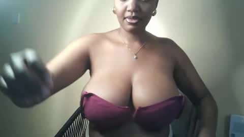 Snapshot of flirtymimie chatting on May 17, 11:06 am flirtymimie online show from May 17, 11:06 am