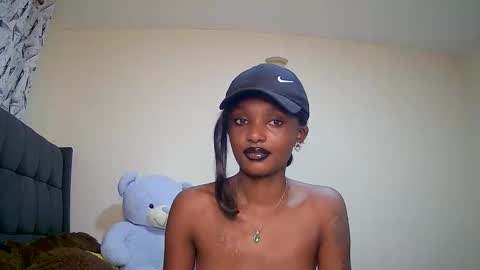 Snapshot of flirtyy_sheery chatting on December 10, 2:48 am sheery online show from December 10, 2:48 am