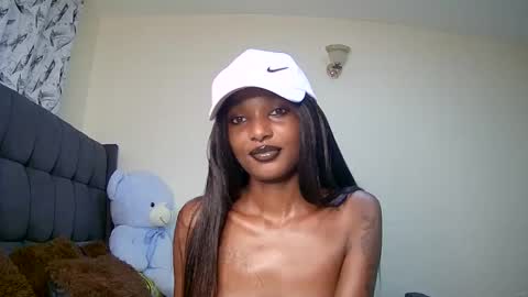 Snapshot of flirtyy_sheery chatting on December 22, 12:49 pm sheery online show from December 22, 12:49 pm