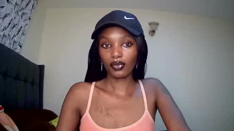 Snapshot of flirtyy_sheery chatting on January 21, 3:37 am sheery online show from January 21, 3:37 am