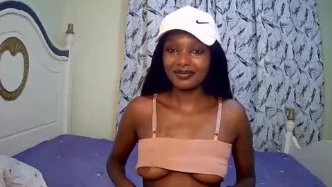 Snapshot of flirtyy_sheery chatting on March 4, 9:40 am sheery online show from March 4, 9:40 am