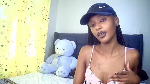 Snapshot of flirtyy_sheery chatting on September 25, 7:23 am sheery online show from September 25, 7:23 am