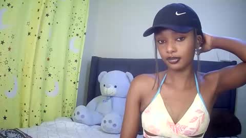 Snapshot of flirtyy_sheery chatting on October 1, 2:50 am sheery online show from October 1, 2:50 am