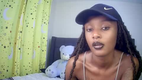 Snapshot of flirtyy_sheery chatting on October 13, 3:17 am sheery online show from October 13, 3:17 am