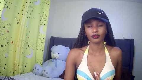 Snapshot of flirtyy_sheery chatting on October 20, 7:31 am sheery online show from October 20, 7:31 am