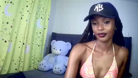 Snapshot of flirtyy_sheery chatting on October 31, 11:44 am sheery online show from October 31, 11:44 am