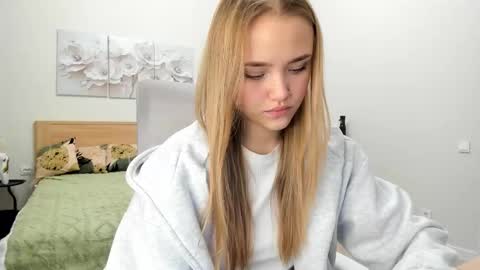 Mona online show from December 23, 2:31 am