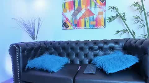  Flor  online show from May 2, 3:33 am