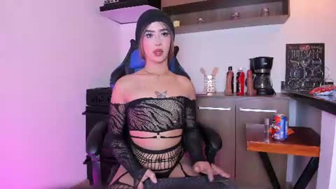 Snapshot of flor_pink chatting on July 8, 2:16 am Flor online show from July 8, 2:16 am