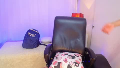 F L O R online show from February 4, 6:14 pm