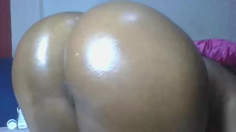 Snapshot of flora_fantasy chatting on April 21, 10:12 pm fantasy online show from April 21, 10:12 pm