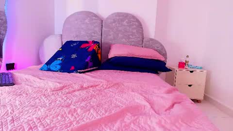 Snapshot of flordecayena_ chatting on June 13, 3:15 am Flordecayena online show from June 13, 3:15 am