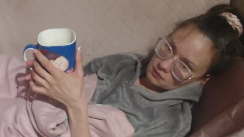 say meow and send tip  online show from April 10, 4:12 pm