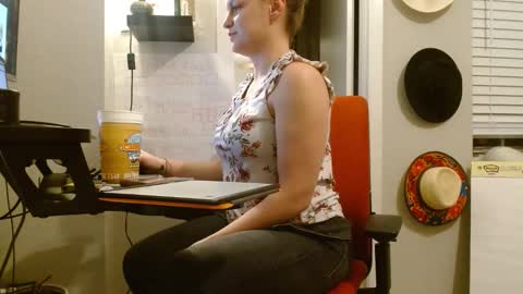 Snapshot of flowerfreak chatting on March 8, 2:45 am Flower Freak online show from March 8, 2:45 am