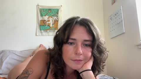 Snapshot of flowergirl448844 chatting on May 31, 1:25 am Flowergirl online show from May 31, 1:25 am