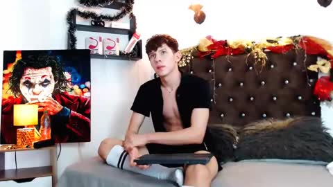 flowers109 online show from December 7, 8:49 pm