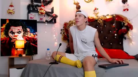 flowers109 online show from December 14, 9:45 pm