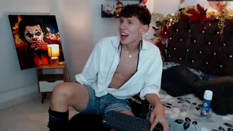 flowers109 online show from December 28, 1:50 am