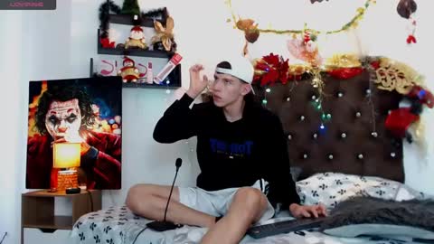 flowers109 online show from January 2, 9:50 pm